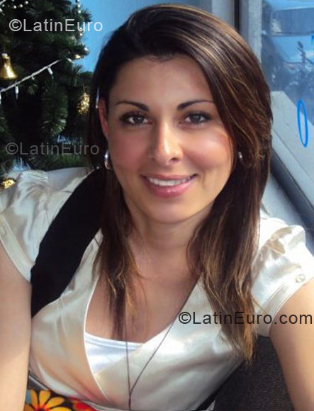 Date this beautiful Colombia girl Maria Del Pilar from Bogota CO4485