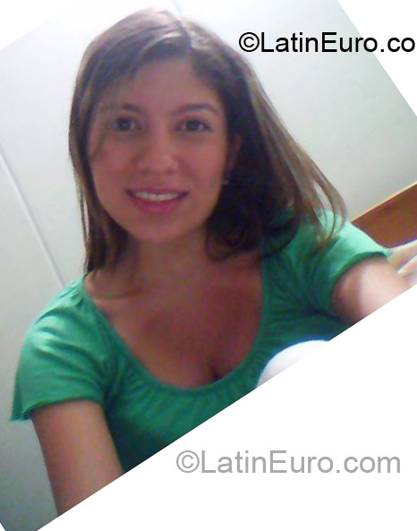Date this sensual Colombia girl ANGELICA from Cali CO4524