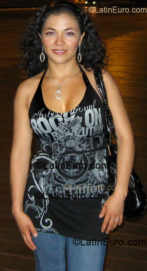 Date this beautiful Colombia girl Veronica from Bogota CO4561