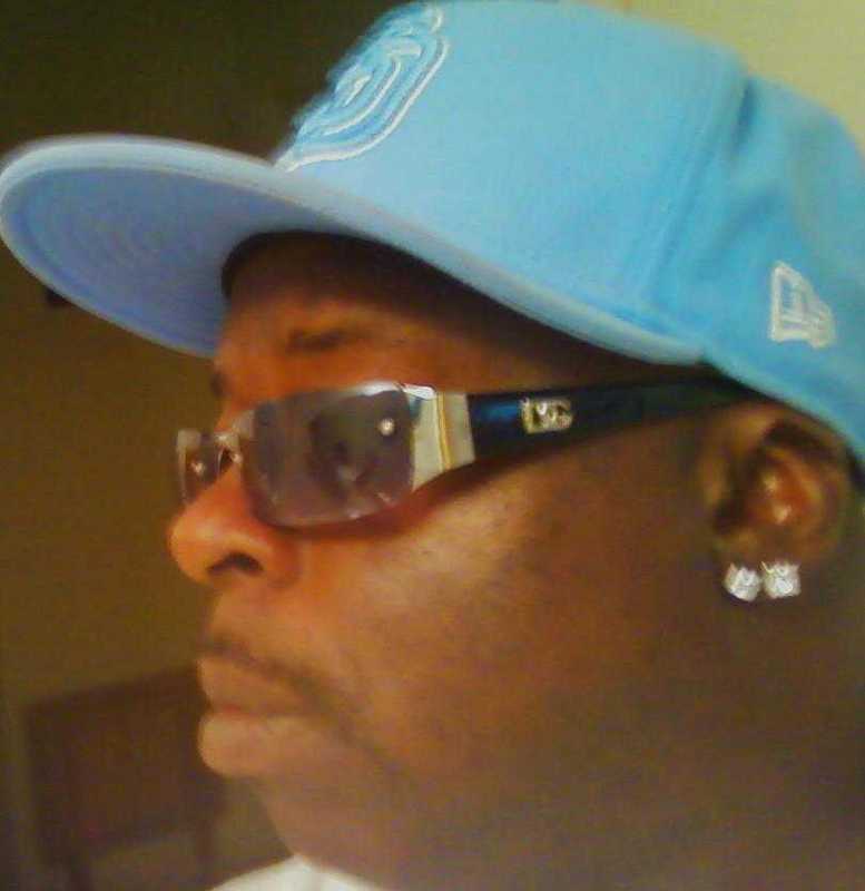 Date this young United States man Bally from Sandiego US6617