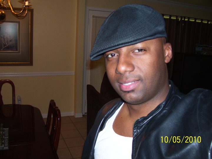 Date this happy United States man Jean from Miami US6685