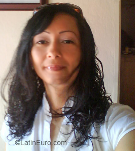 Date this happy Colombia girl Maria from Medellin CO4613