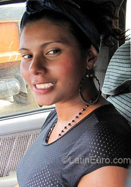 Date this funny Colombia girl Celia from Cartagena CO4676