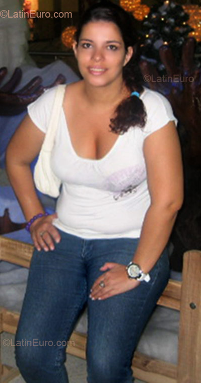 Date this foxy Colombia girl Angelica from Bucaramanga CO4739