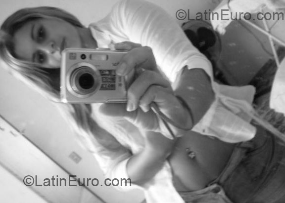 Date this sensual Brazil girl Raphaela from Cachoeiro De Itapemirim BR3402