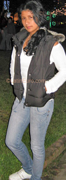 Date this young Colombia girl Diana from Bogota CO4765