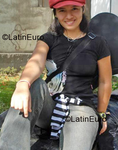Date this lovely Peru girl Evelyn from Lima PE309