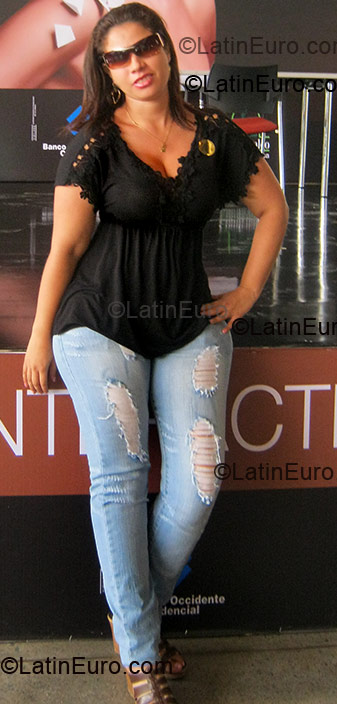 Date this pretty Colombia girl Liliana from Cali CO4795