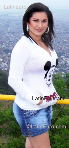 Date this hard body Colombia girl Yira from Florencia CO4807