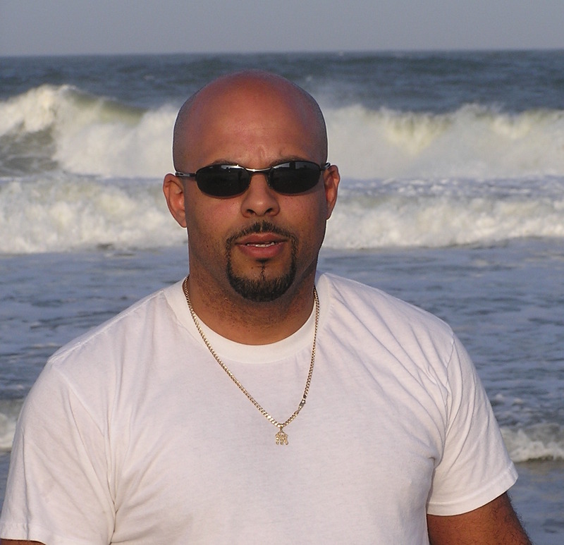 Date this young United States man Edwin from Virginia Beach US7120