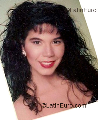 Date this voluptuous Brazil girl Darla from Rio de Janeiro BR3470