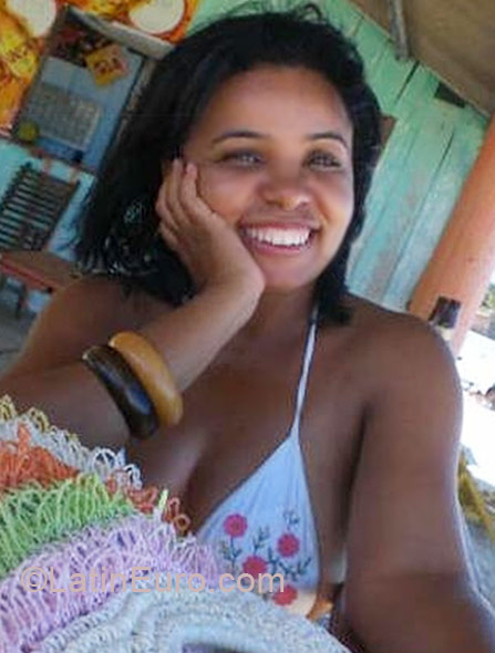 Date this lovely Brazil girl Betina from Ilhéus BR3503
