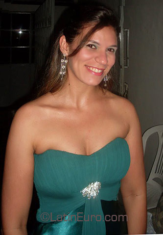 Date this attractive Brazil girl Cargeany from Paulo Afonso BR3533