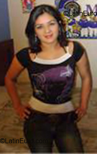 Date this young Colombia girl Stephanie from Bogota CO4896