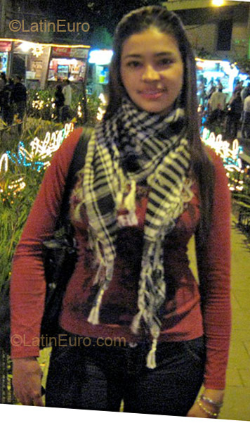 Date this foxy Colombia girl Rosa from Medellin CO4899