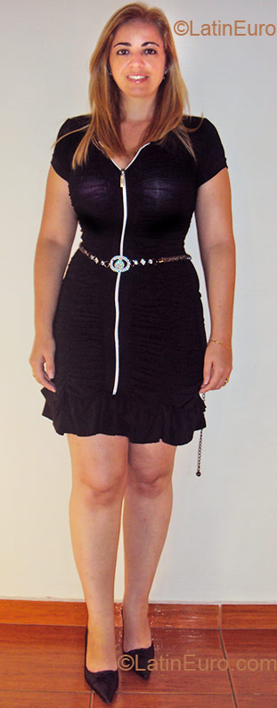 Date this good-looking Brazil girl Ana Amelia from Avare BR3579