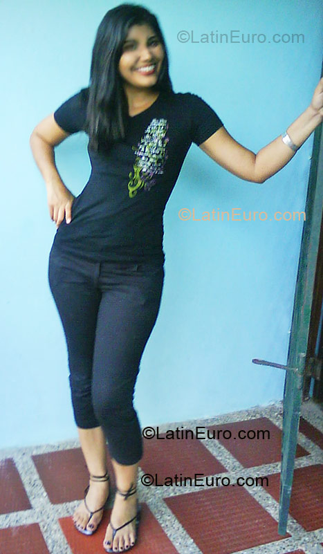 Date this happy Colombia girl Lucelis from Monteria CO5059