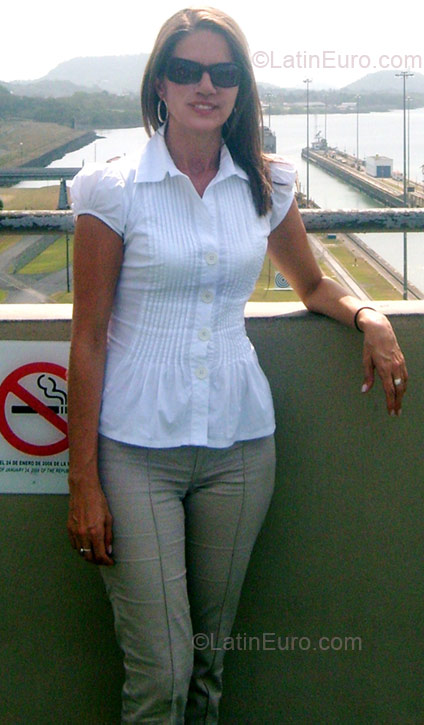 Date this tall Colombia girl Ana Maria from Armenia CO5071