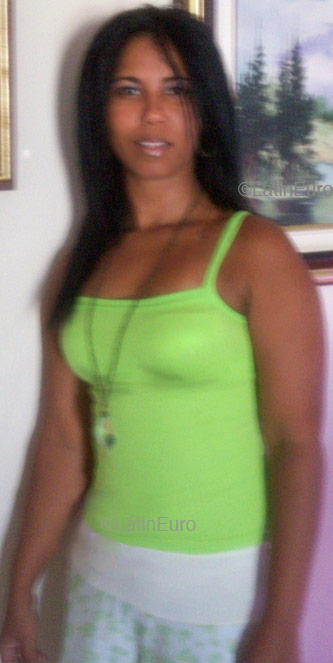 Date this attractive Brazil girl Andreia from Rio De Janeiro BR3628