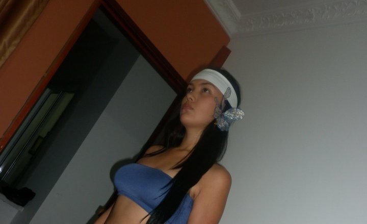 Date this sensual Colombia girl Yennifer from Manizales CO5144