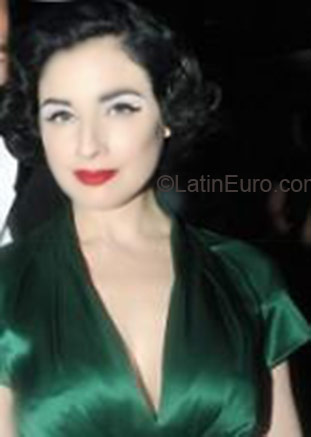 Date this georgeous Brazil girl Victoria from Jau BR3669