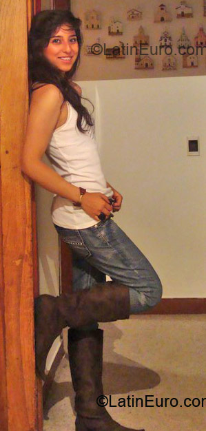 Date this nice looking Colombia girl Mara Camila from Bogotá CO5169