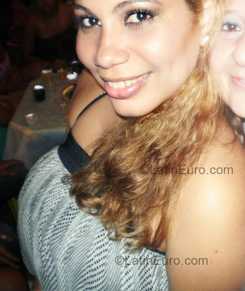 Date this pretty Brazil girl Laisa from Laisa BR3675