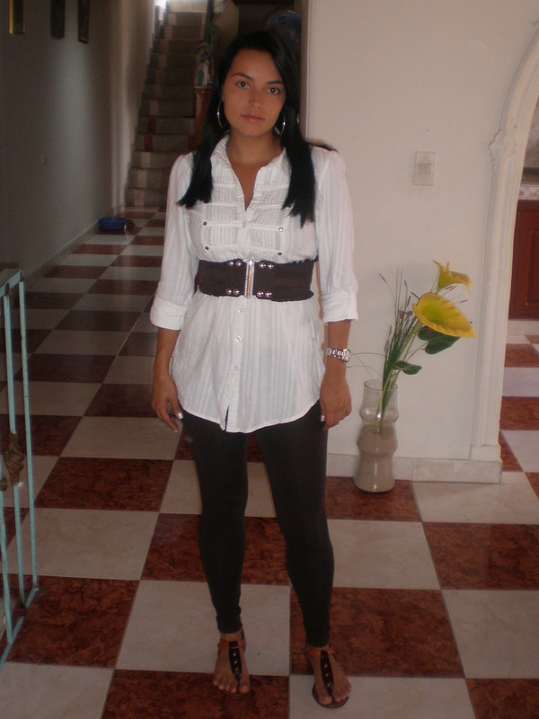 Date this athletic Colombia girl Saris from Colombia CO5202