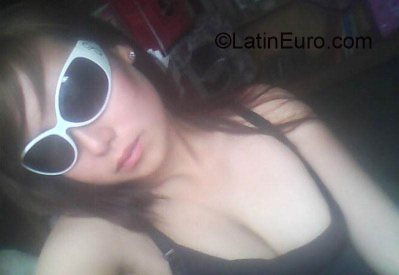 Date this attractive Peru girl Tatiana from Lima PE352