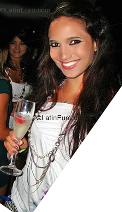 Date this passionate Brazil girl DyWest from Vitoria BR3748