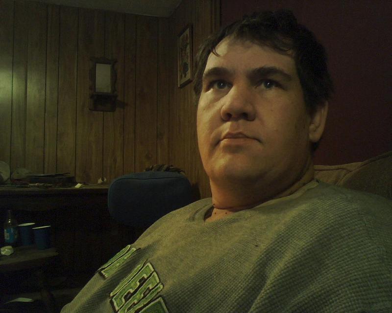 Date this tall United States man Aaron from Osage City US7738