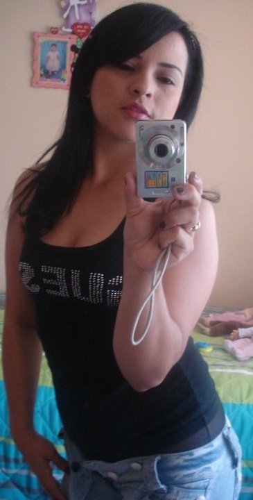 Date this voluptuous Colombia girl Yayi from Medellin CO5273