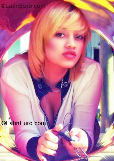 Date this hard body Colombia girl Leidi from Medellin CO5297