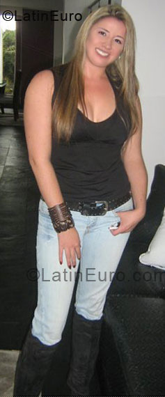 Date this charming Colombia girl Maria from Bogota CO7219