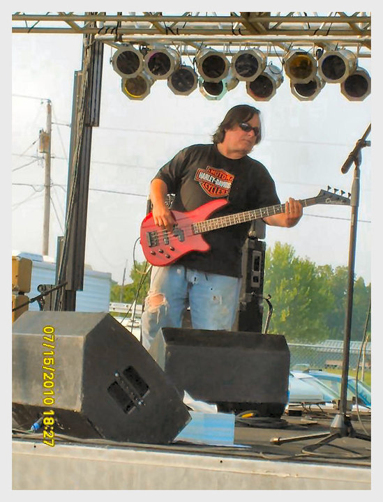 Date this exotic United States man Kim from coolville US7807