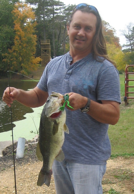 Date this foxy United States man Letekro from preston US7818