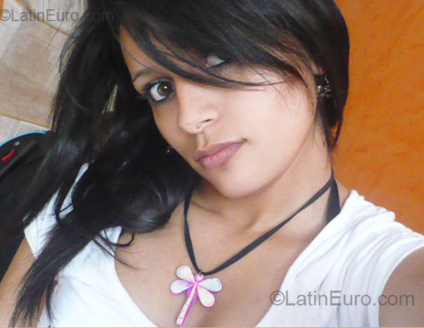 Date this sultry Colombia girl Maria Fernanda from Bogota CO5337
