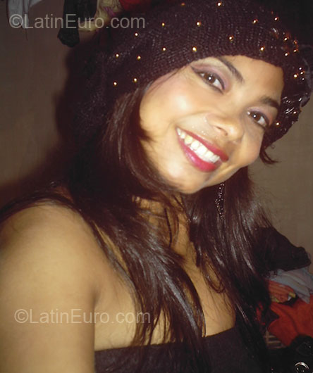 Date this nice looking Colombia girl Mirelvis from Barranquilla CO7126