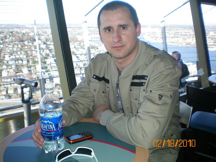 Date this young United States man Besko82 from Portland US7878