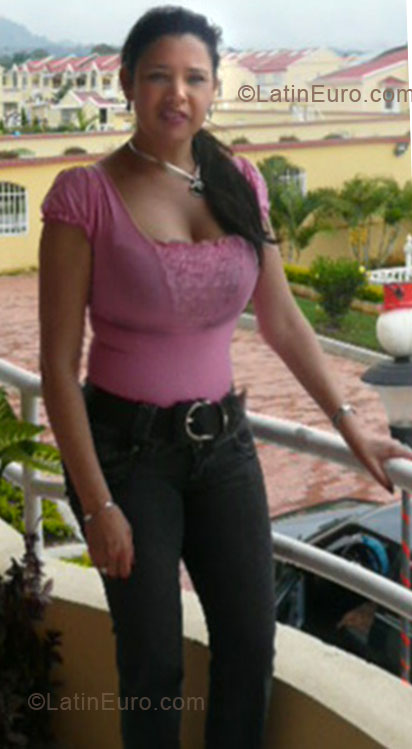 Date this cute Colombia girl Vilma from Bogota CO5384