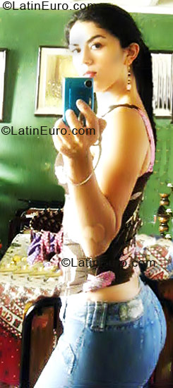 Date this voluptuous Colombia girl Angela Maria from Cali CO5410