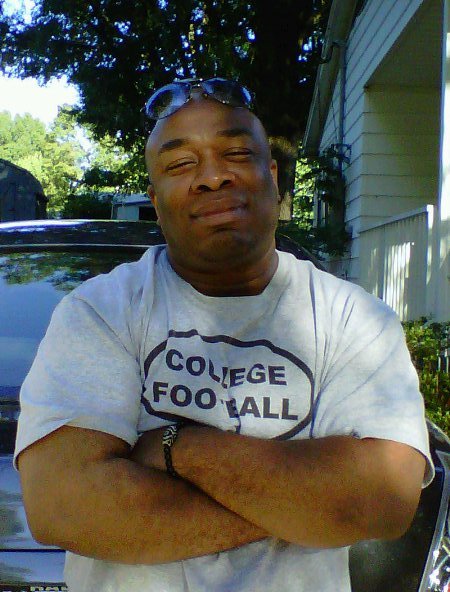 Date this georgeous United States man JOFLO from Raleigh US7933