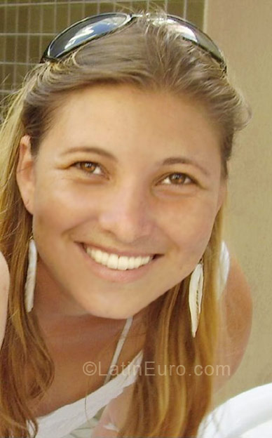 Date this athletic Brazil girl Alycinhaa from Rio De Janeiro BR3867