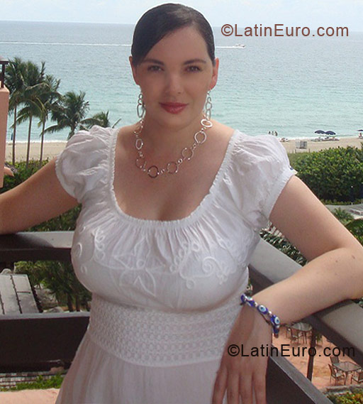 Date this sultry Colombia girl Maria from Bogota CO5425