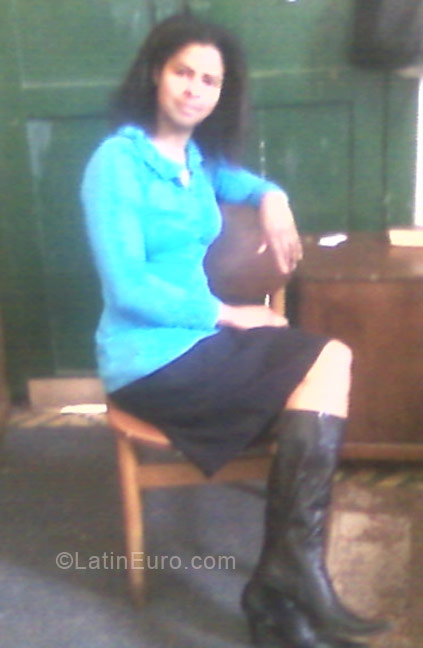 Date this lovely Colombia girl Rosa from Bogota CO5438