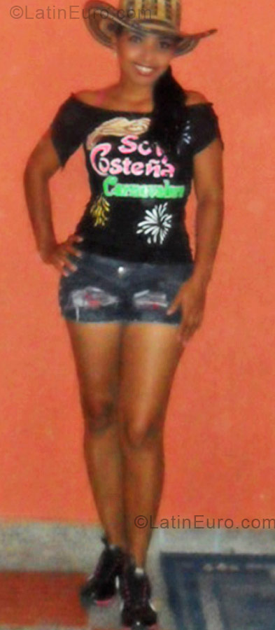 Date this charming Colombia girl Danna from Barranquilla CO5441