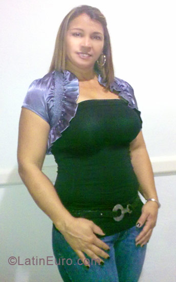 Date this sensual Costa Rica girl Vanessa from Guapiles CR33