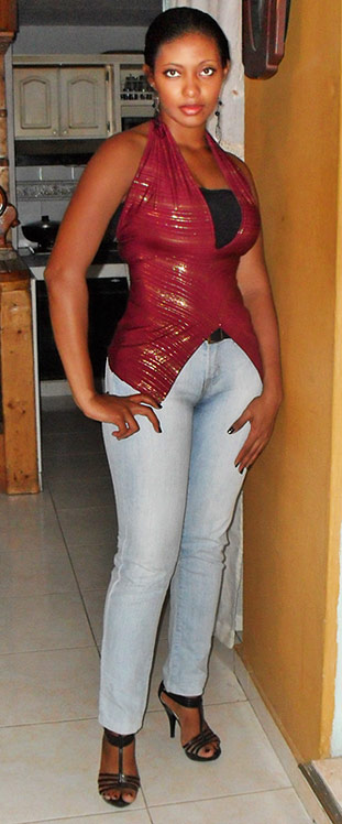 Date this georgeous Colombia girl Yenny from Cali CO5516