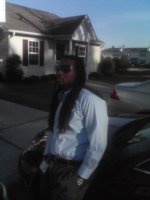 Date this attractive United States man Droematic from Durham US8097