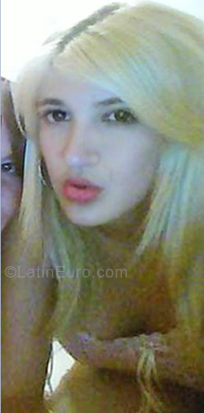 Date this beautiful Brazil girl Jakeline Paula from Tres Coracoes BR3967